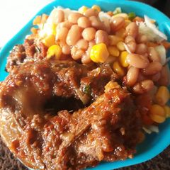 Salad and peppered chicken A picture of Salad and peppered chicken.