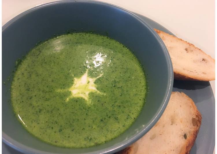 Fresh Creamy Spinach-Lentil Soup