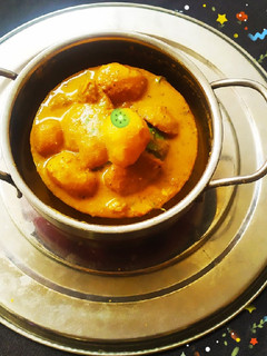 दम आलू (dum aloo recipe in Hindi) रेसिपी मुख्य फोटो