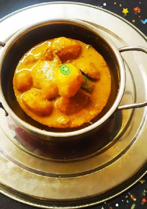 दम आलू (dum aloo recipe in Hindi) रेसिपी मुख्य फोटो