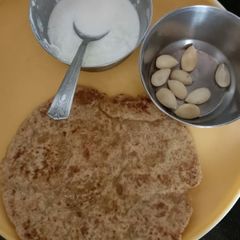 A picture of Chinni parantha.