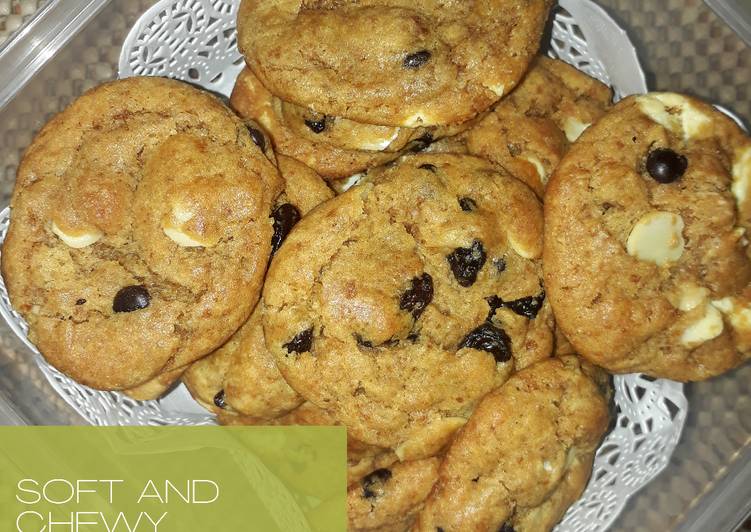Resep Soft and Chewy Chocolate Chip Cookies Anti Gagal