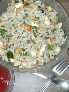 பன்னீர் ப்ரைடு ரைஸ் (Paneer fried rice recipe in tamil) செய்முறை முக்கிய புகைப்படம்