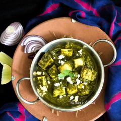 A picture of Palak Paneer.