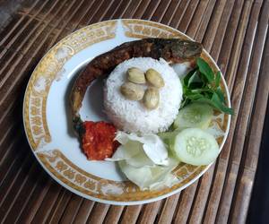 Praktis, Membuat Pecel Lele &amp;amp; Sambal Enak Sederhana