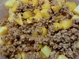 Carne moida com batatas
