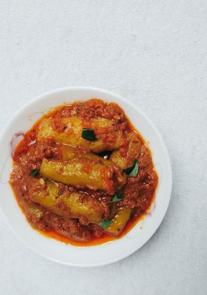 भरवा मसाला तुरई (Bharwan Masala Turai recipe in Hindi) रेसिपी मुख्य फोटो