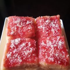 A picture of Instant honey cake.