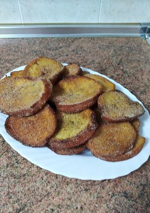 Una foto de Torrijas con leche