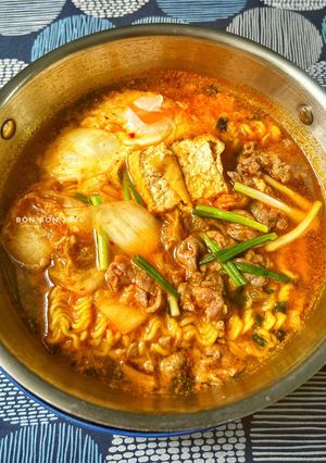 Hình của món Mì Bò Trứng Kim Chi.