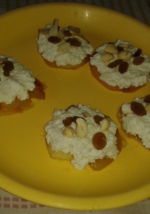 A picture of Apple Ghevar.
