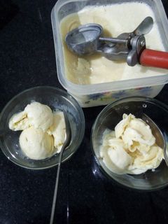 ভ‍্যানিলা আইসক্রিম (Vanilla ice cream recipe in bengali) রেসিপির প্রধান ছবি