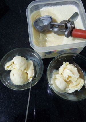ভ‍্যানিলা আইসক্রিম (Vanilla ice cream recipe in bengali) রেসিপির প্রধান ছবি