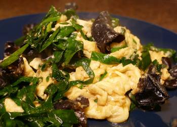 New Recipe Fluffy Scrambled Eggswith Garlic Chive  Mushroom Savory Delicious