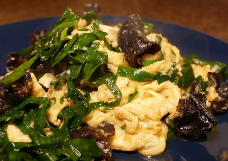【Fluffy Scrambled Eggs】with Garlic Chive &amp; Mushroom