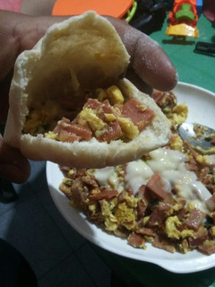 Una foto de Sándwich de pan árabe o pita