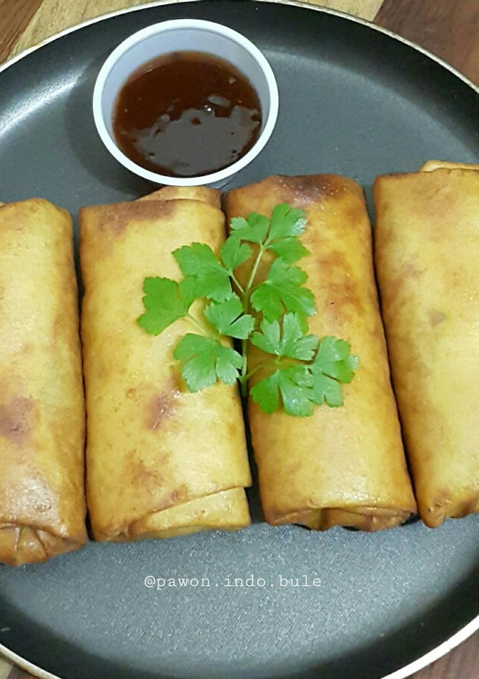 A picture of Spring Rolls with Homemade Spring Roll Wrappers.
