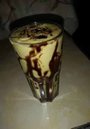 A picture of Avocado,mango,banana smoothie#touch of chocolate#4wkschallenge.