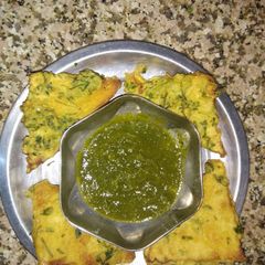 A picture of Bread pakoda.