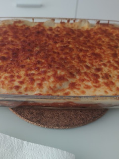 Una foto de Lasaña de pollo, berenjena y puré de patata