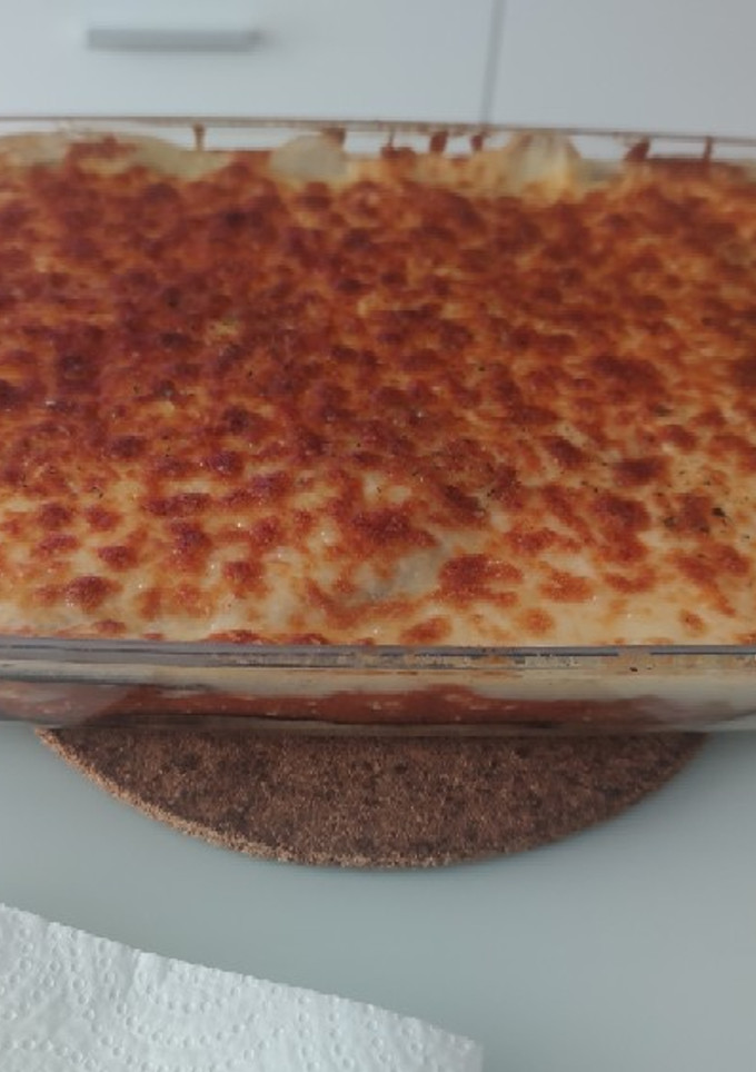 Una foto de Lasaña de pollo, berenjena y puré de patata