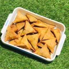 Have yhu ever tasted this crispy and delicious semosas A picture of Have yhu ever tasted this crispy and delicious semosas.