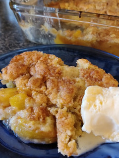 A picture of Nectarine dump cake.