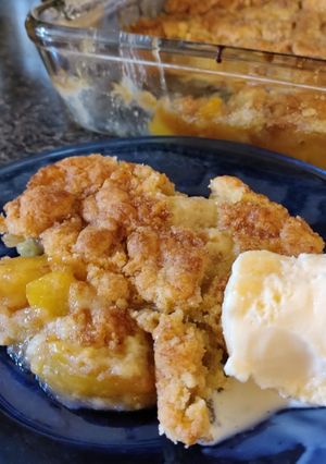 A picture of Nectarine dump cake.