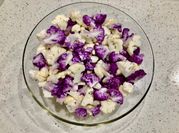 Una foto de coliflor morada