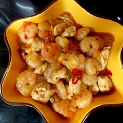 A picture of My scotch Bonnet chicken & King Prawn Chilli 😃.
