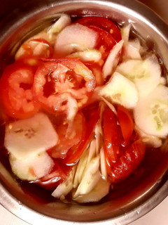 Paradicsom-uborka saláta recept fotója