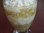 Una foto de botana con queso oaxaca