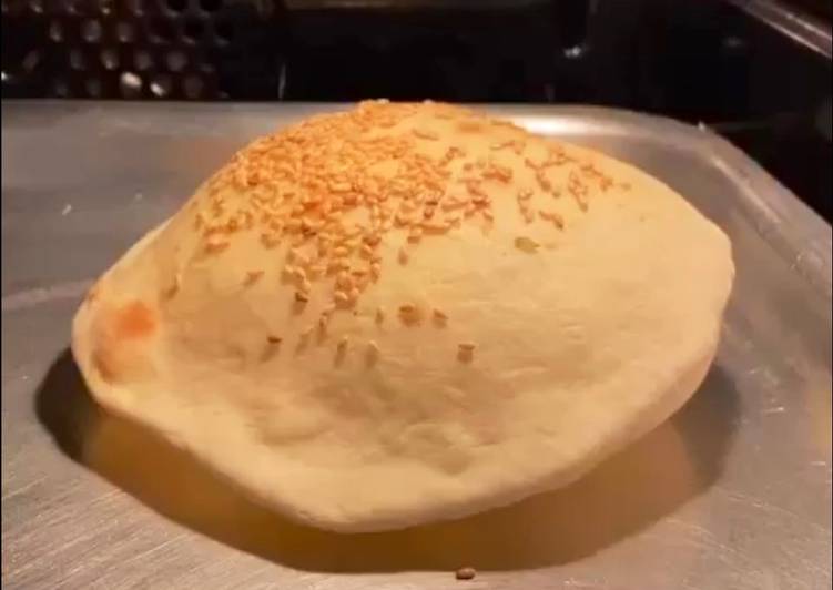 Thin Lebanese bread (Puff)