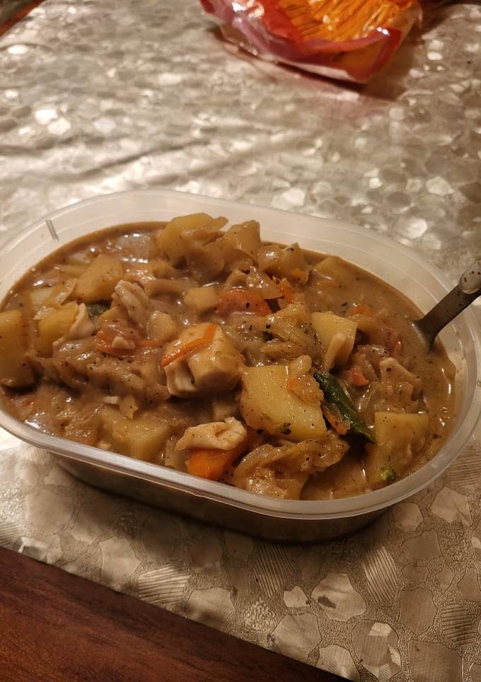Рагу з крабовими паличками, капустою