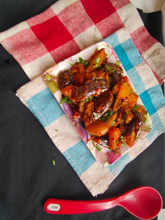 मसाला बैंगन आलू 🍲 रेसिपी मुख्य फोटो