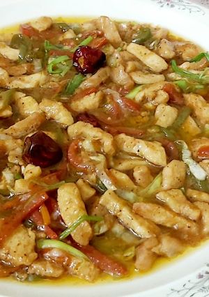 A picture of Szechuan chicken.