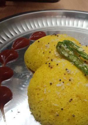 A picture of Instant dhokla in idli pot.