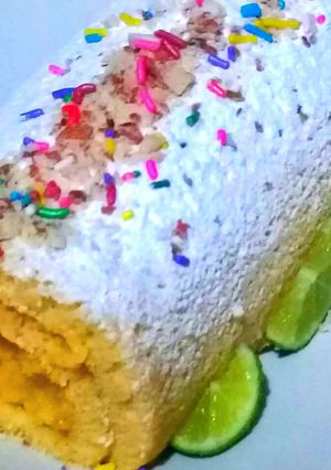 Una foto de Jelly roll con crema de limón