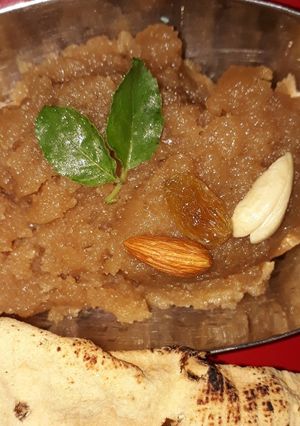 A picture of Wheat flour Halwa (sheera).