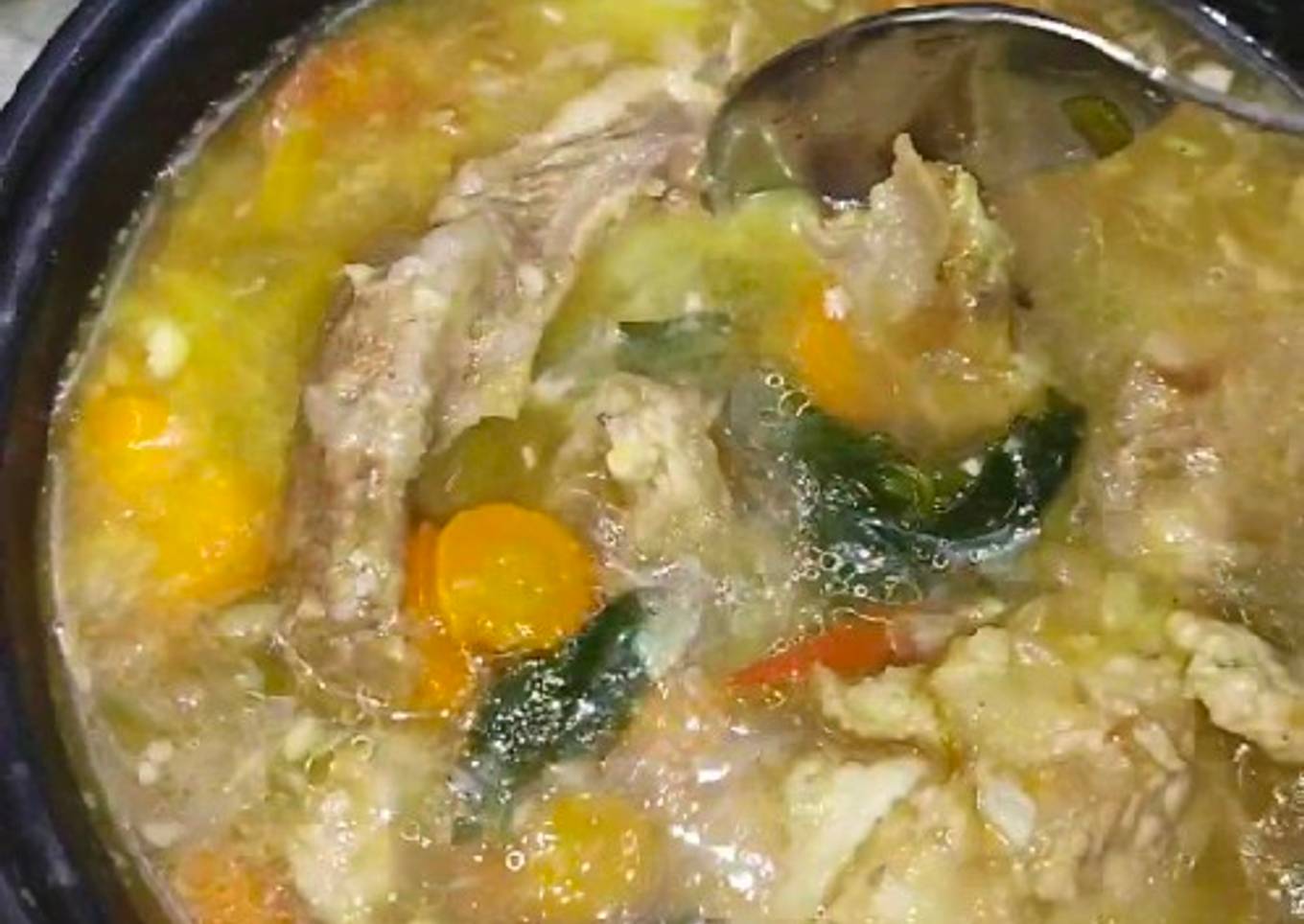 Soup tulang daging sapi