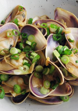 A picture of Butter Soy Clams.