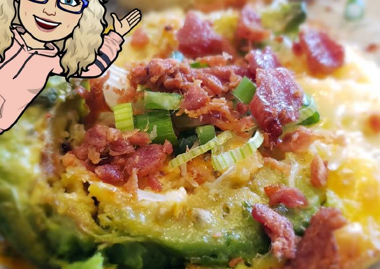 Baked Avocado 🥑 Eggs 🍳 Baked Avocado 🥑 Eggs 🍳