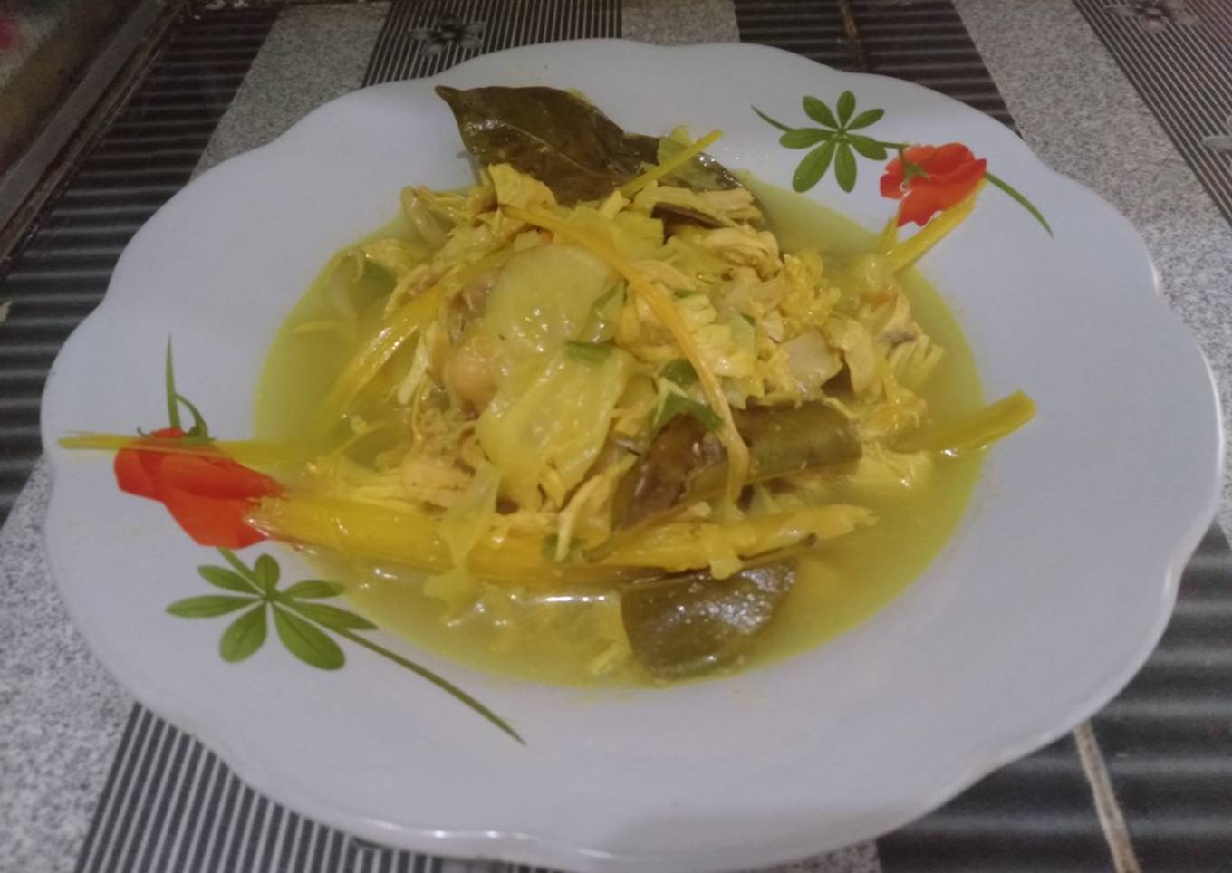 Soto Ayam Kuah Bening