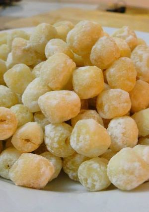 Hình của món Mứt sen Huế.