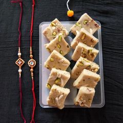A picture of Milk powder burfi.
