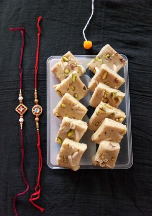 A picture of Milk powder burfi.
