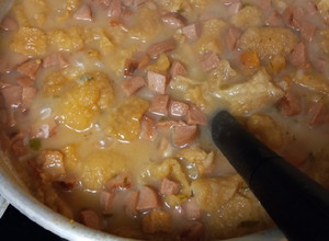 Una foto de Frijoles charros a mi estilo 🤤🤤🥰
