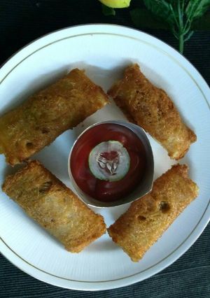 A picture of Bread pizza roll.