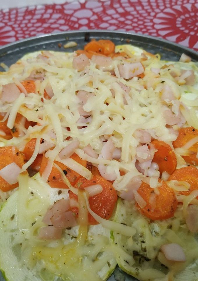 Una foto de Revuelto de verduras con jamón York y queso