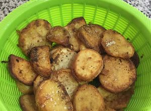 Una foto de Papas fritas con paprika